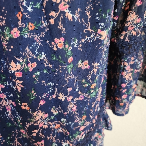 skies are blue shoulder blouse size Medium - Picture 2 of 8